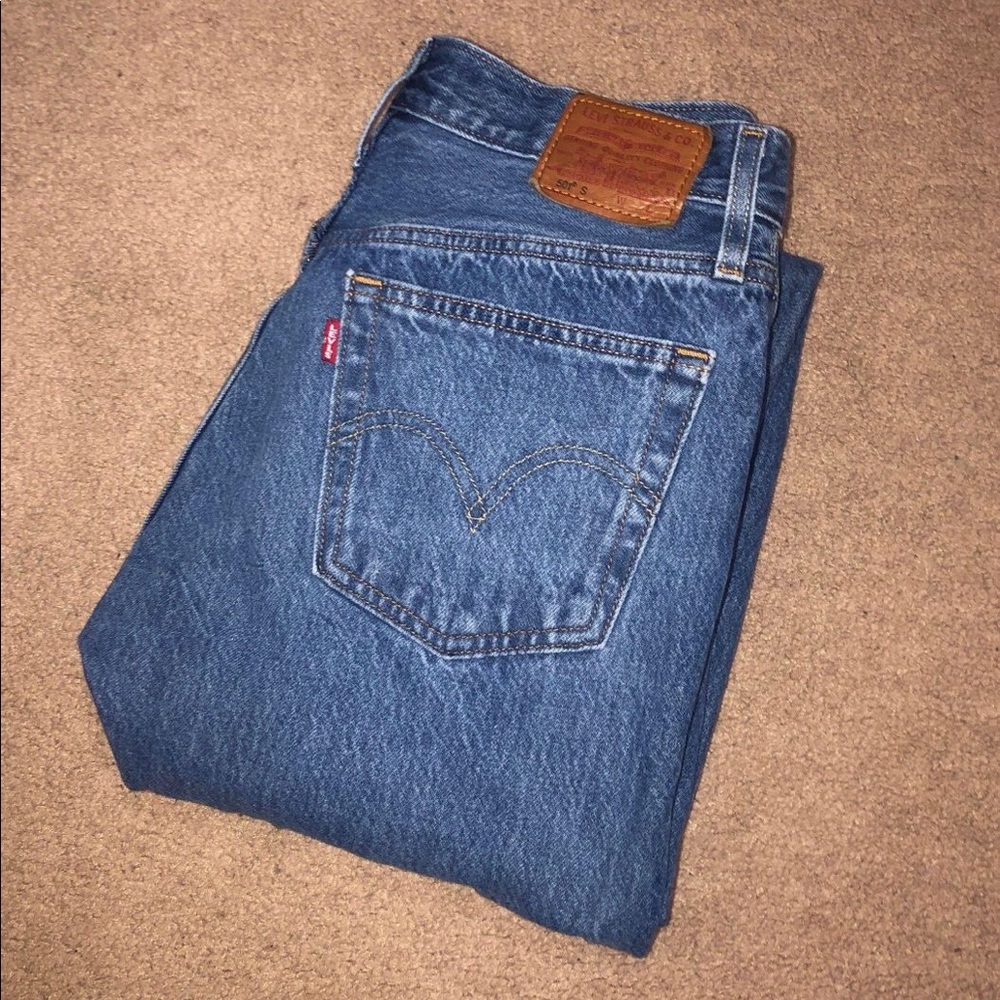 Levis